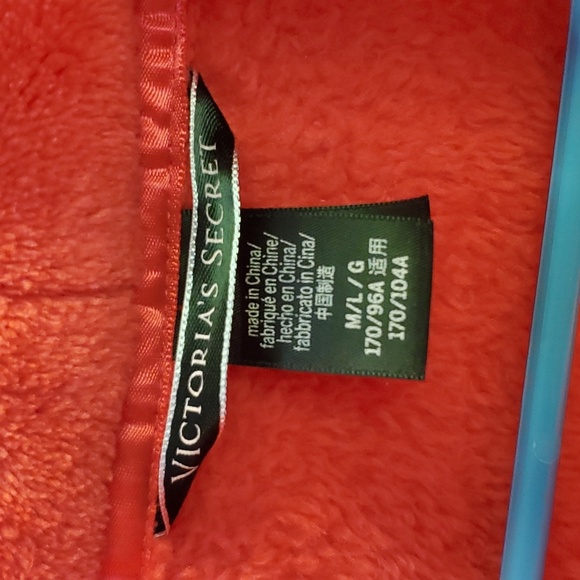 VICTORIA SECRET SOFT ROBE - Picture 7 of 8